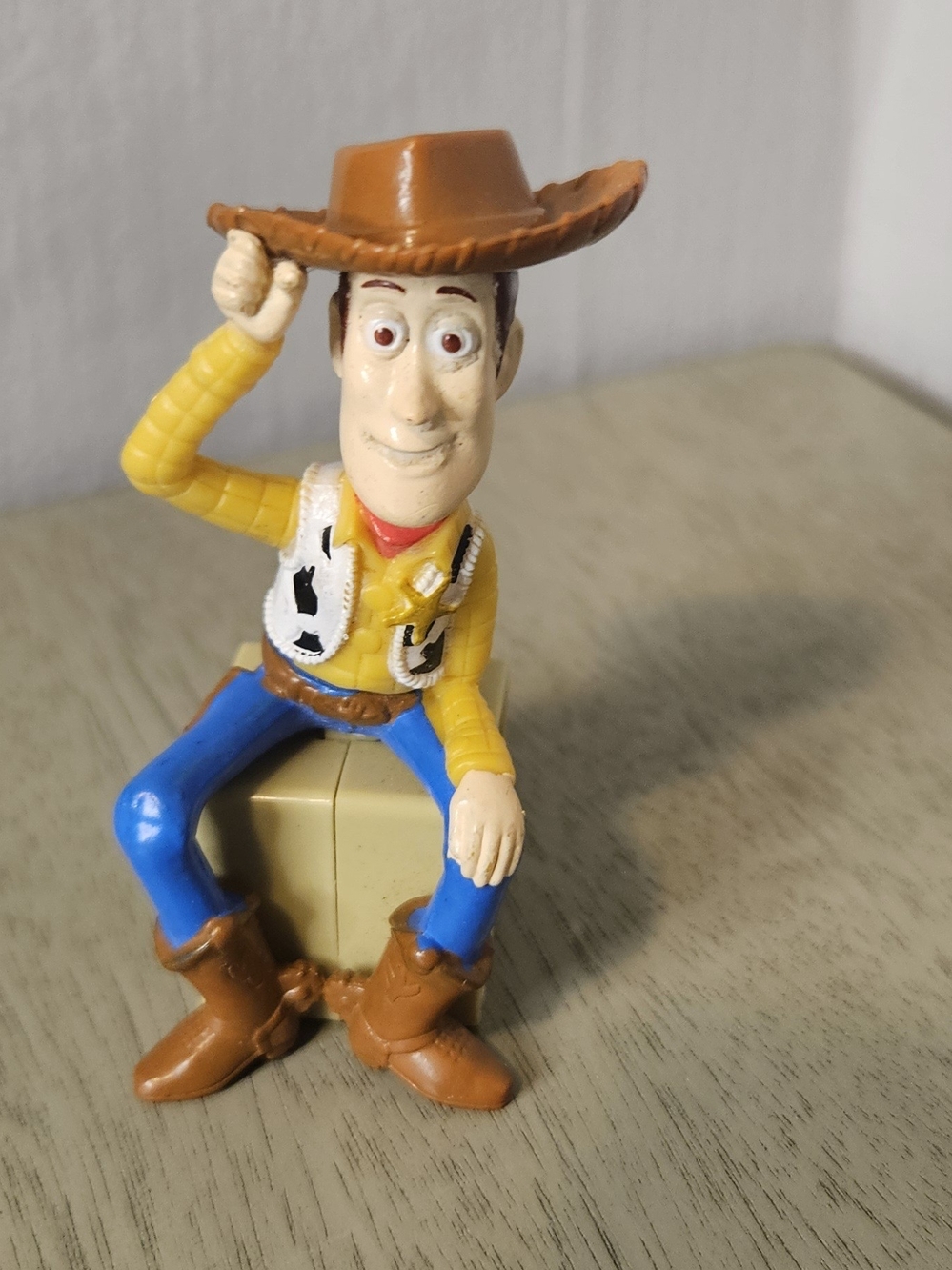 Disney/Pixar Toy Story Woody Sitting On A Block 3" Collectible Figure